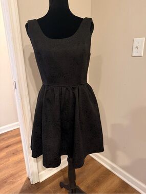 Princess Vera Wang Size 7 Classic Black Sleeveless Fit-and-Flare Dress